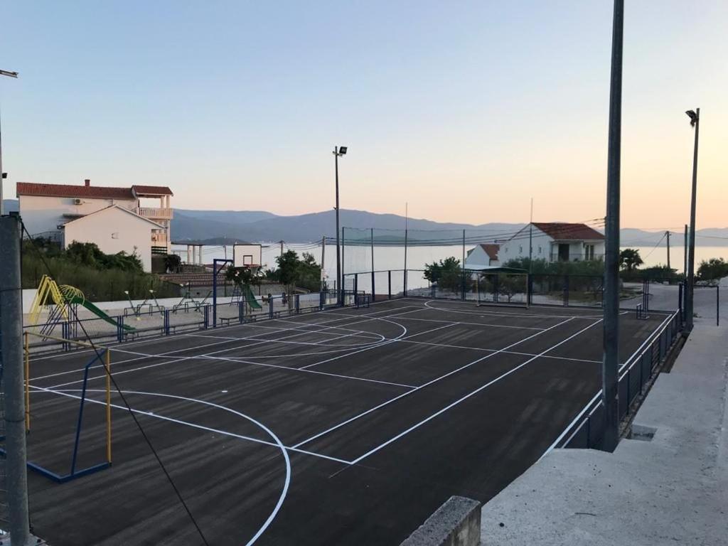 Apartmani More Komarna Dış mekan fotoğraf