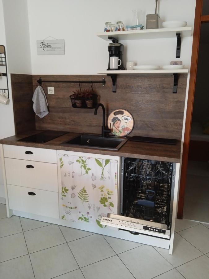 Apartmani More Komarna Dış mekan fotoğraf