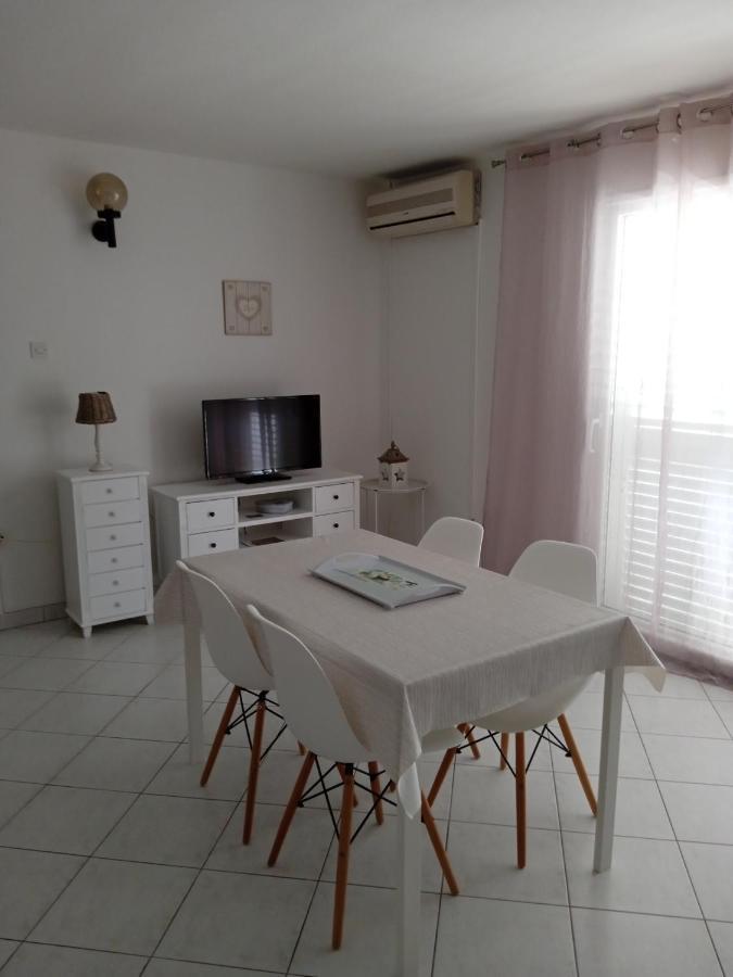 Apartmani More Komarna Dış mekan fotoğraf