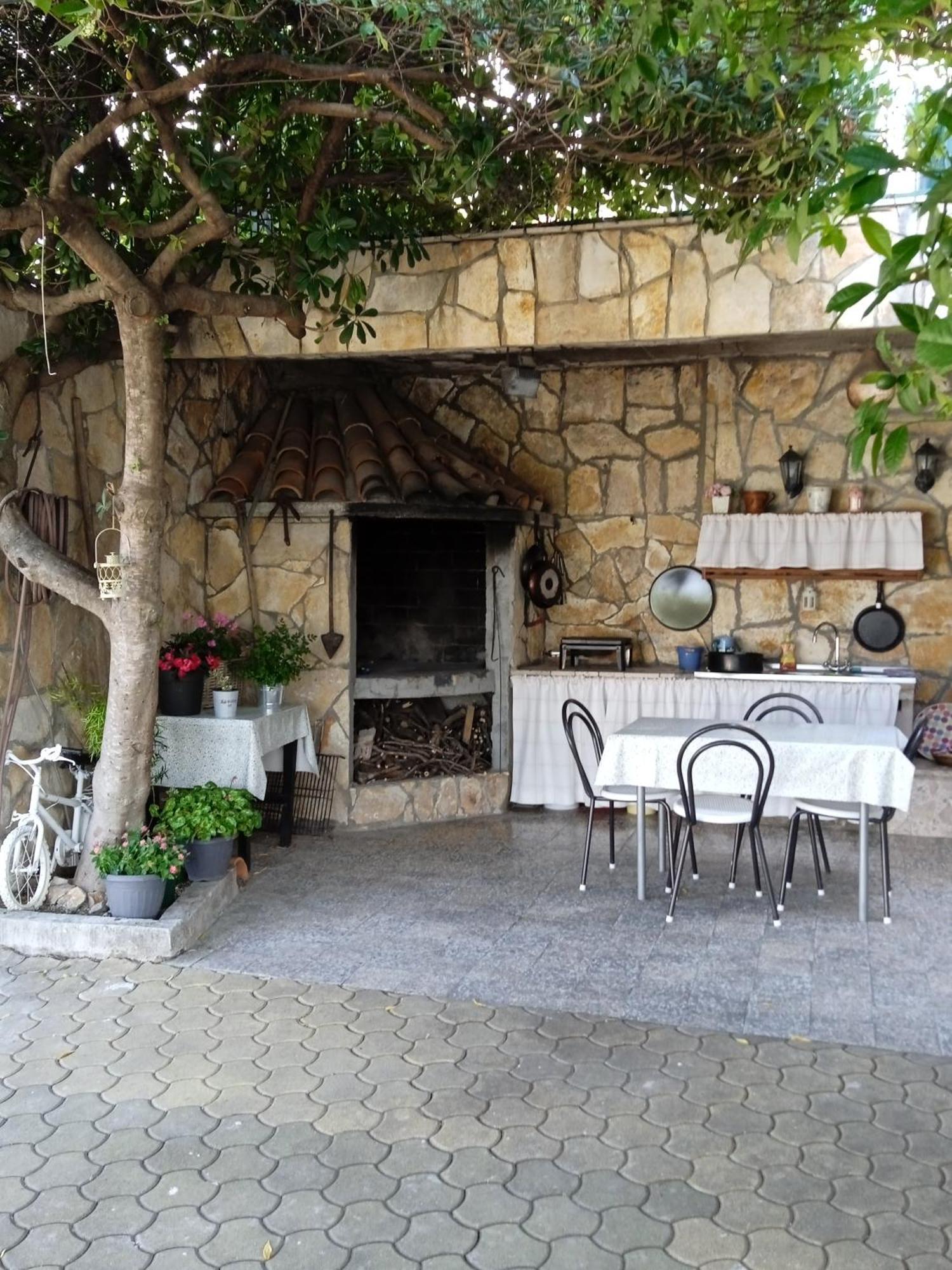 Apartmani More Komarna Dış mekan fotoğraf